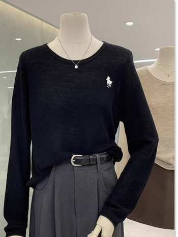 Top tricotat pentru femei, culoare uni, guler rotund, mâneci lungi, croială lejeră, amestec bumbac-poliester, stil elegant urban, toamnă 2025