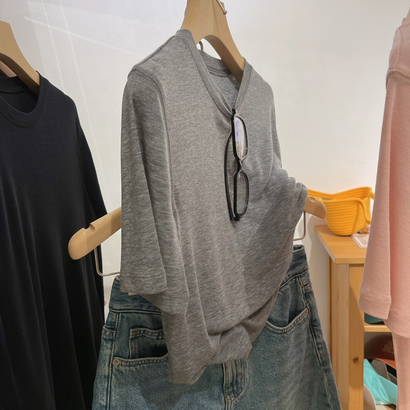 Majica kratkih rukava, široki kroj, poliester 50-70%, okrugli izrez.