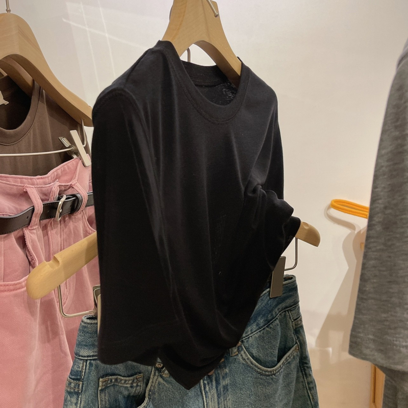 Majica kratkih rukava, široki kroj, poliester 50-70%, okrugli izrez.