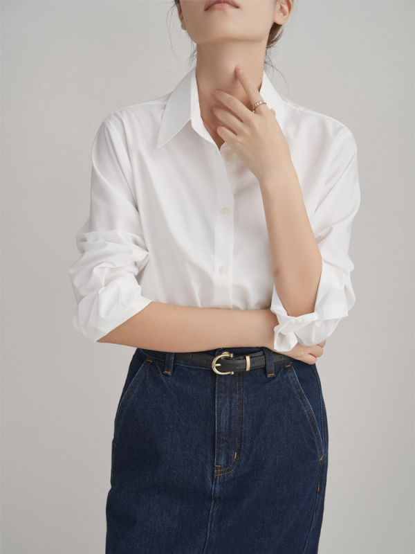 Sieviešu garās piedurknes krekliņš no kokvilnas-līna maisījuma, vienkrāsains, polo apkakle, taisa griezuma, pogu priekšējais aizdare, garums 50–65 cm