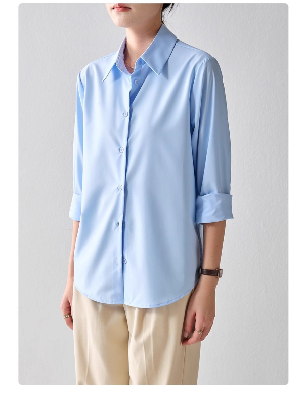 Sieviešu garās piedurknes krekliņš no kokvilnas-līna maisījuma, vienkrāsains, polo apkakle, taisa griezuma, pogu priekšējais aizdare, garums 50–65 cm