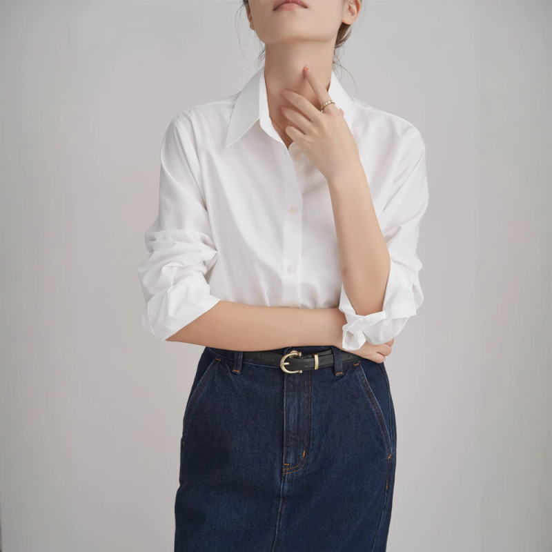 Sieviešu garās piedurknes krekliņš no kokvilnas-līna maisījuma, vienkrāsains, polo apkakle, taisa griezuma, pogu priekšējais aizdare, garums 50–65 cm