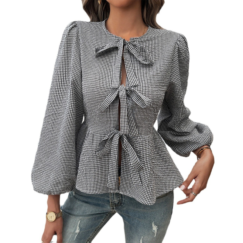 Риза с плисирани дълги ръкави, кръгло деколте, връзкова предна планка, райета шарка, свободна кройка, полиестерова тъкан