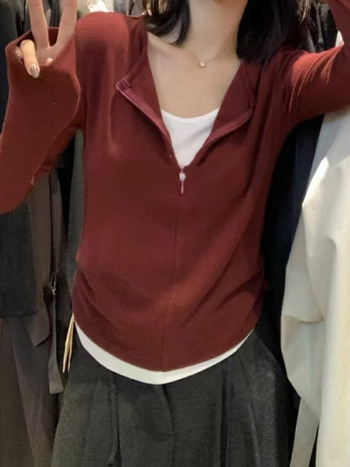 Tricou de bază cu mânecă lungă, model color-block, design colaj, croială slim-fit, amestec din bumbac-poliester cu cașmir, lungime normală 50–65 cm