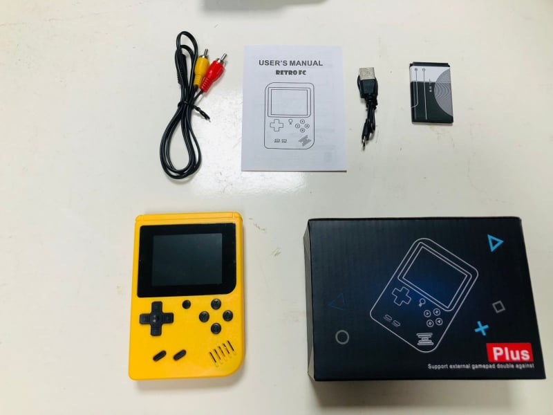 Ai Zero Road pārnēsamā spēļu konsole diviem spēlētājiem ar iebūvētu atmiņu, USB interfeisu, AV video izeju, vadu savienojumu, MP4 video atskaņotājs