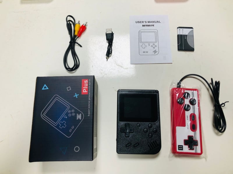 Ai Zero Road pārnēsamā spēļu konsole diviem spēlētājiem ar iebūvētu atmiņu, USB interfeisu, AV video izeju, vadu savienojumu, MP4 video atskaņotājs