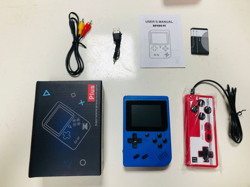 Ai Zero Road pārnēsamā spēļu konsole diviem spēlētājiem ar iebūvētu atmiņu, USB interfeisu, AV video izeju, vadu savienojumu, MP4 video atskaņotājs