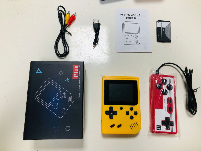 Ai Zero Road pārnēsamā spēļu konsole diviem spēlētājiem ar iebūvētu atmiņu, USB interfeisu, AV video izeju, vadu savienojumu, MP4 video atskaņotājs