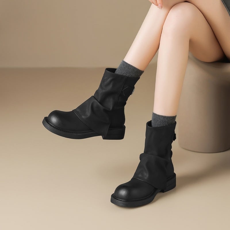 Női Martin csizma PU felsőrész, gumi talppal, középmagas szár, körkörös orr, négyszögletes sarok 3–5 cm