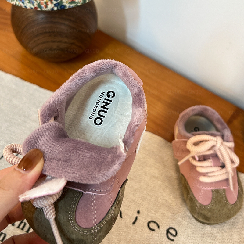 Vaikų sportbačiai, unisex, Velcro užsegimas, viršus iš kiaulės split odos, gumos padas, storinta konstrukcija