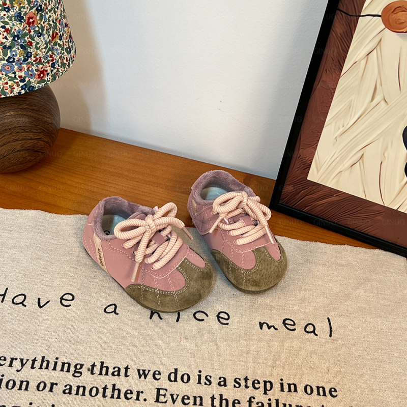 Vaikų sportbačiai, unisex, Velcro užsegimas, viršus iš kiaulės split odos, gumos padas, storinta konstrukcija