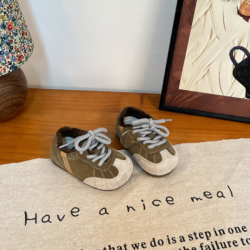 Vaikų sportbačiai, unisex, Velcro užsegimas, viršus iš kiaulės split odos, gumos padas, storinta konstrukcija