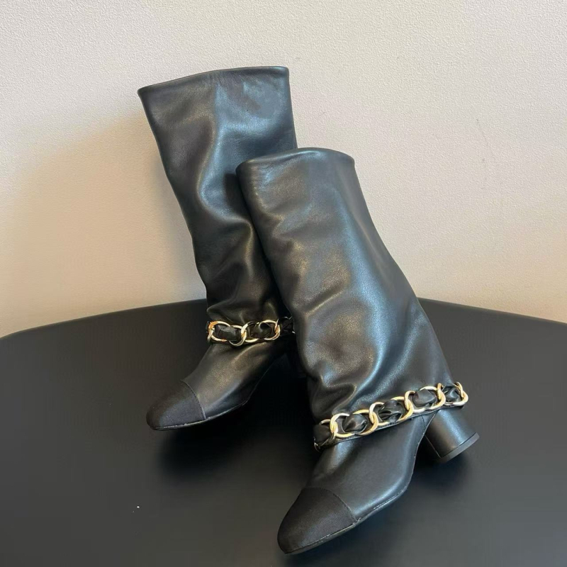 Kožené jazdecké čižmy, okrúhla špička, vysoké holene, výška päty 3-5 cm