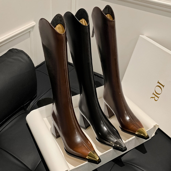 Μπότες μέχρι το γόνατο από γνήσιο δέρμα, μυτερή μύτη, χοντρό τακούνι 6–8 εκ, φερμουάρ πίσω