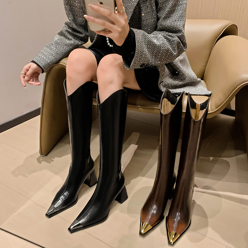 Μπότες μέχρι το γόνατο από γνήσιο δέρμα, μυτερή μύτη, χοντρό τακούνι 6–8 εκ, φερμουάρ πίσω