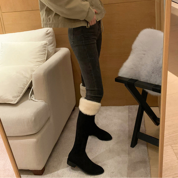 Ritere zābaki ar velūra augšdaļu, augsts garums, biezi papēdis 3–5 cm, rāvējslēdzējs