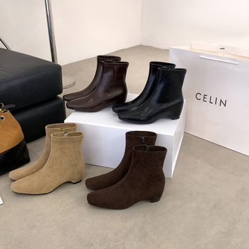 Sieviešu Martin zābaki ar kvadrātveida purnu, biezs zems papēdis 1–3 cm, sānu rāvējslēdzējs, velūra augšdaļa, gumijas zole