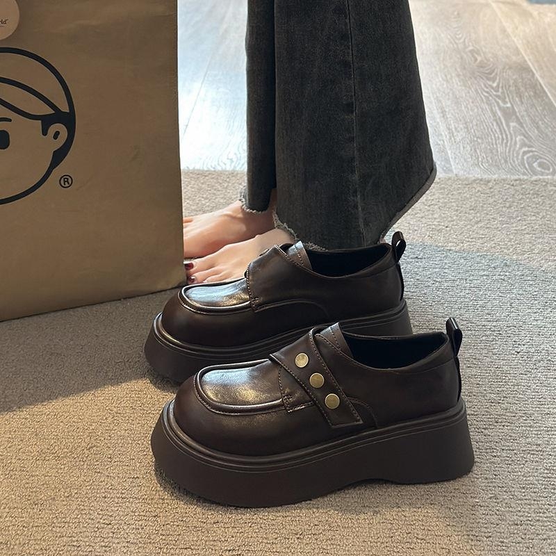 Női vastag talpú loaferek, brit stílus, kerek orr, PU felsőrész, 6-8 cm-es sarok