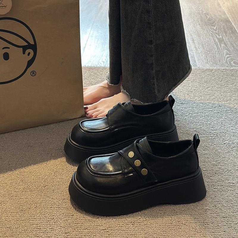 Női vastag talpú loaferek, brit stílus, kerek orr, PU felsőrész, 6-8 cm-es sarok