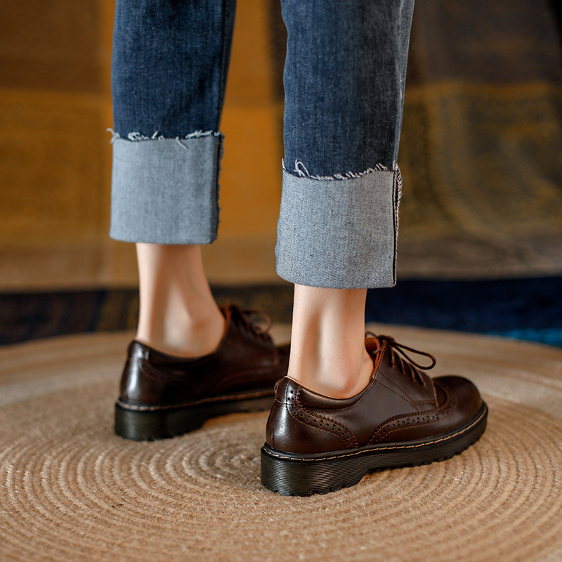 Ženske brit stil brogue kožne loaferice, okrugli vrh, vezanje, niski potplat, koža