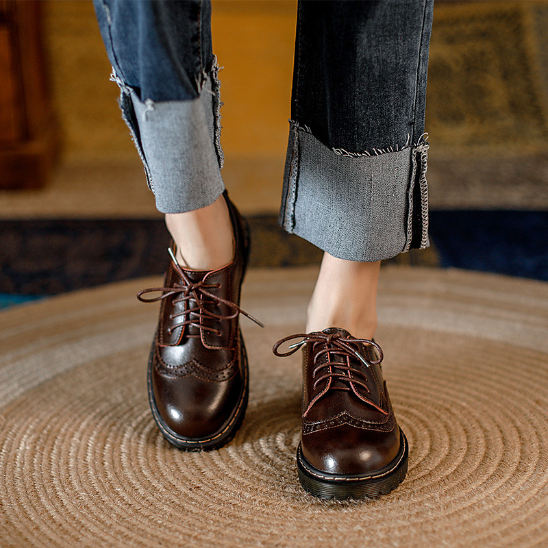 Ženske brit stil brogue kožne loaferice, okrugli vrh, vezanje, niski potplat, koža