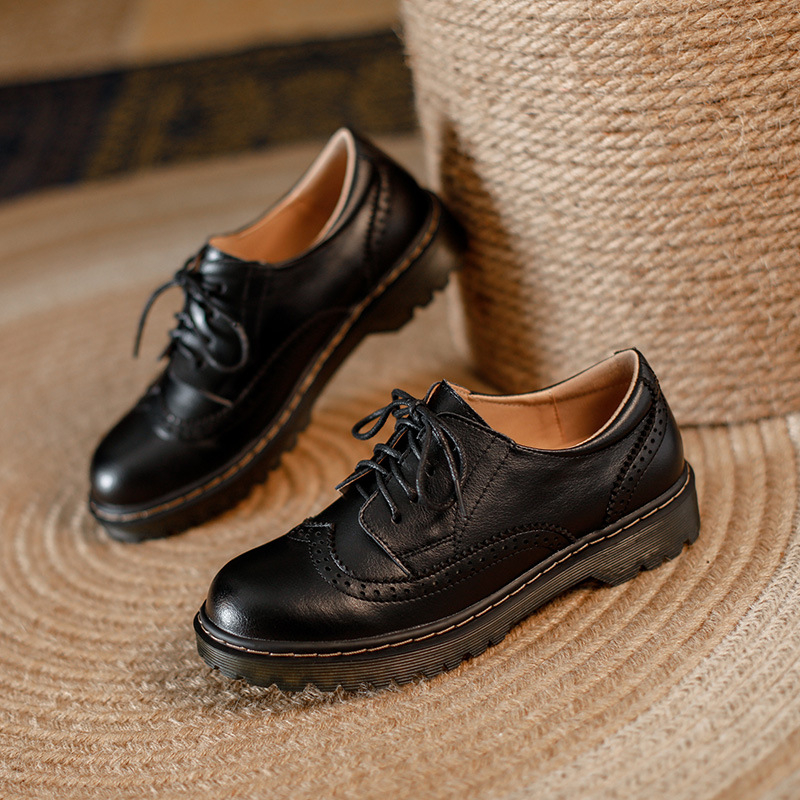 Ženske brit stil brogue kožne loaferice, okrugli vrh, vezanje, niski potplat, koža
