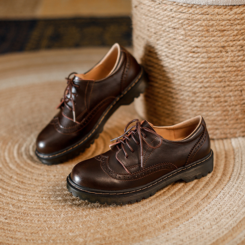 Ženske brit stil brogue kožne loaferice, okrugli vrh, vezanje, niski potplat, koža