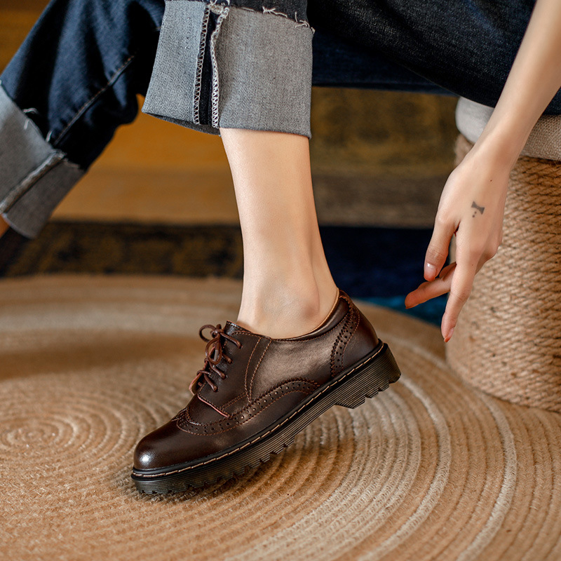 Ženske brit stil brogue kožne loaferice, okrugli vrh, vezanje, niski potplat, koža