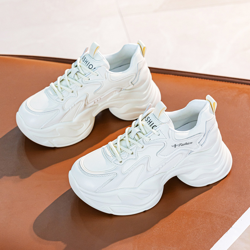 Γυναικεία καθημερινά παπούτσια τύπου dad sneakers με μαλακό δέρμα επάνω μέρος, mesh εσωτερικό, χαμηλός κορμός, πλατφόρμα 6–8 εκ, PU σόλα