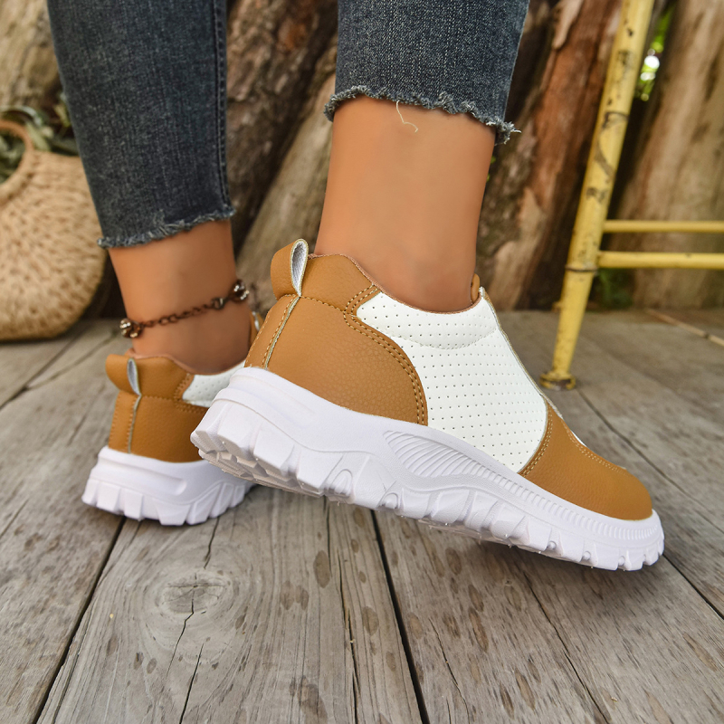 Casual cipele s prednjim zatvaračem, zaobljeni vrh, PU gornji dio, prugasti uzorak, niski klin 3–5 cm