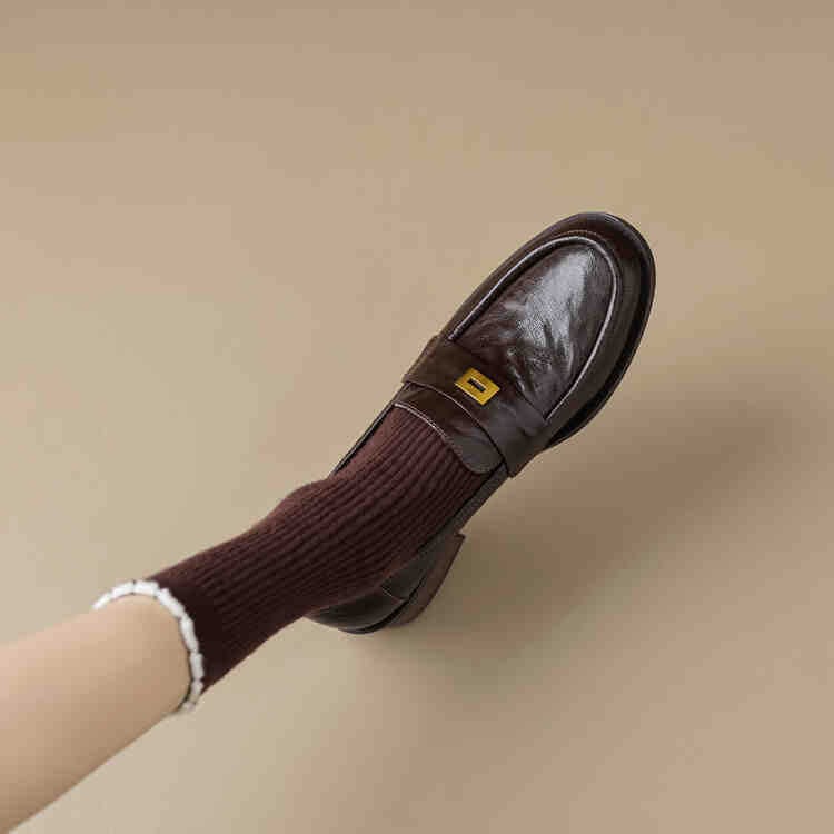 Ženske kožne loaferice s okruglim vrhom, slip-on, retro francusko-britanski stil, debeli pet, gumeni potplat