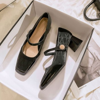 Mary Jane dámske lodičky s hranatým špičkou, 3-5 cm hrubá päta, zapínanie na suchý zips, nízky horný diel