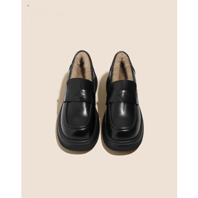 Dámske kožené loafers v britskom štýle, bez šnúrok, okrúhla špička, nízky horný lem, stredne vysoká päta 3–5 cm, horná vrstva druhej vrstvy kože, gumová podrážka