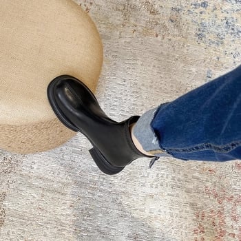 Sieviešu Martins zābaki ar biezu papēdi 3–5 cm, virsējais materiāls Super Fiber, gumijas zole, aizmugurē rāvējslēdzējs, ūdensizturīgi