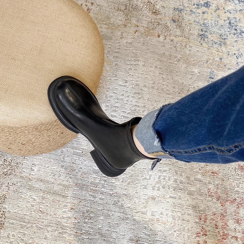 Sieviešu Martins zābaki ar biezu papēdi 3–5 cm, virsējais materiāls Super Fiber, gumijas zole, aizmugurē rāvējslēdzējs, ūdensizturīgi