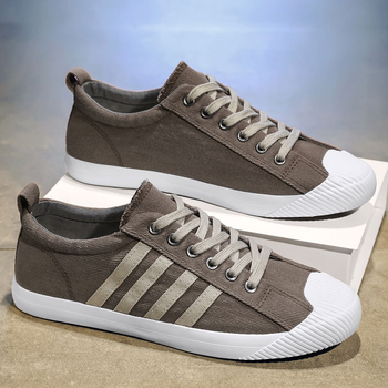 Pantofi sport casual pentru bărbați, cu partea superioară din microfibră, talpă din cauciuc, profil redus, închidere fără șireturi, talpă injectată — lansare primăvara 2025