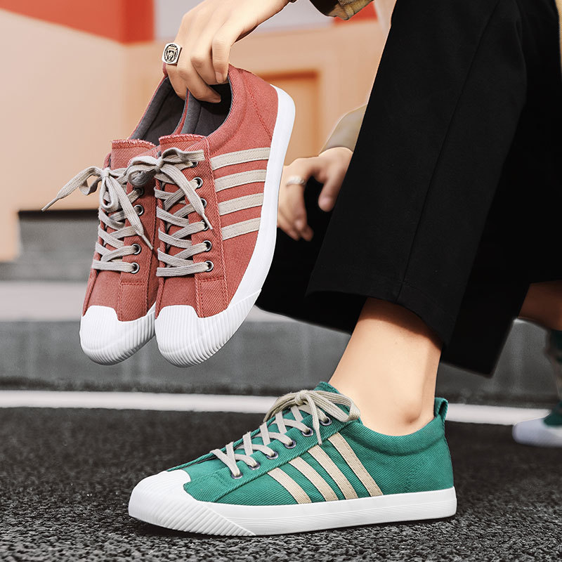 Pantofi sport casual pentru bărbați, cu partea superioară din microfibră, talpă din cauciuc, profil redus, închidere fără șireturi, talpă injectată — lansare primăvara 2025