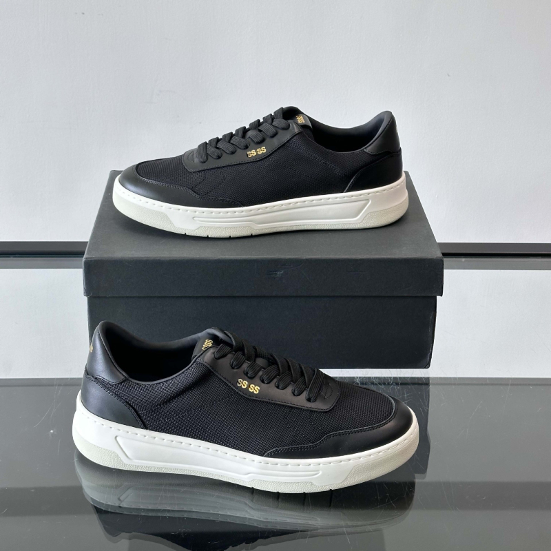 Vīriešu ādas sneakers - elpojoši, apaļš purns, ar šņorēm, zemas profils, gumijas zole, iekšējā zole no jēra ādas