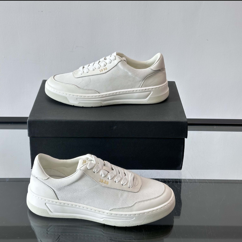 Vīriešu ādas sneakers - elpojoši, apaļš purns, ar šņorēm, zemas profils, gumijas zole, iekšējā zole no jēra ādas