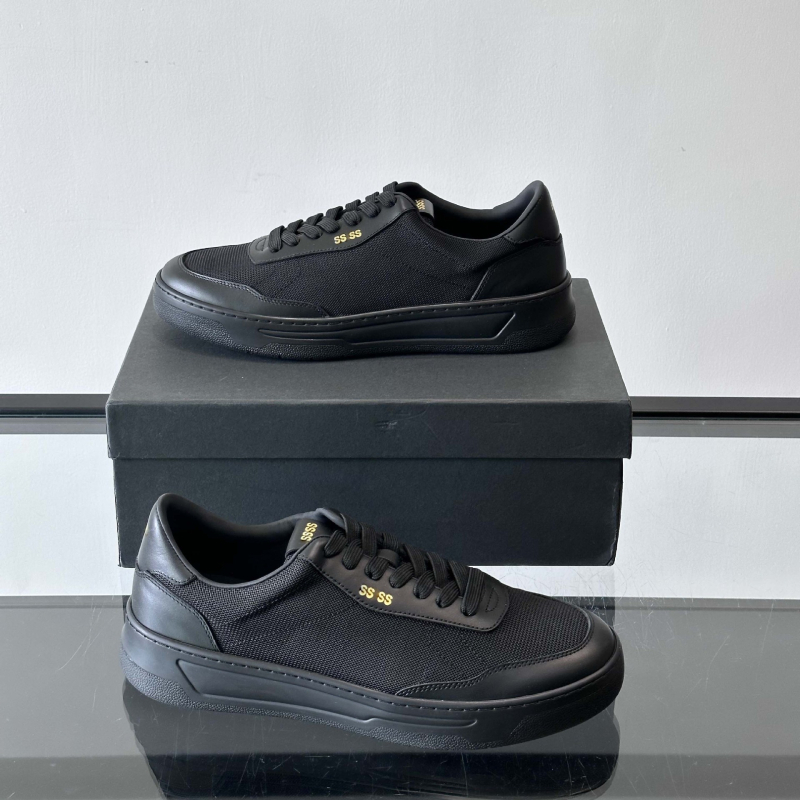 Vīriešu ādas sneakers - elpojoši, apaļš purns, ar šņorēm, zemas profils, gumijas zole, iekšējā zole no jēra ādas