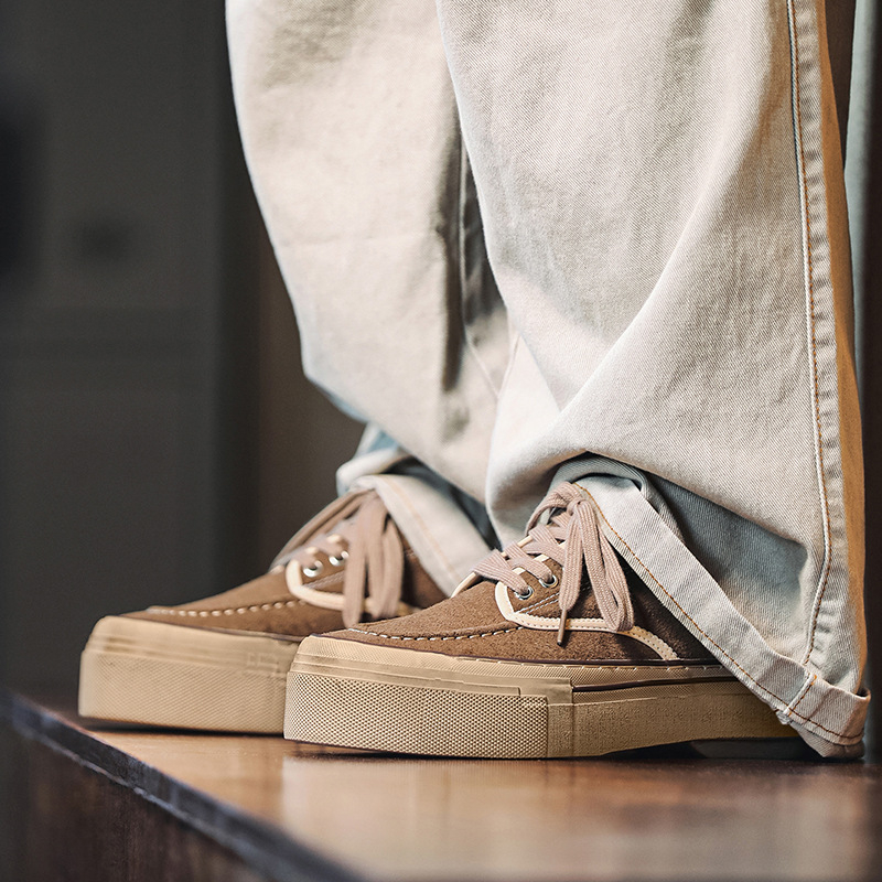 Vīriešu kedas rudens 2025 — auduma augšdaļa, PVC zole, 3–5 cm papēža augstums, šņorējams