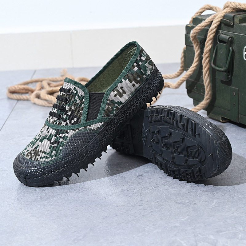 Pantofi Slip-On din pânză, cu talpă din cauciuc – model camuflaj, respirabili, anti-derapare, rezistenți la uzură