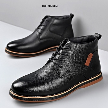 Férfi Martin csizmák, középmagas szárú, felső rész split bőrből, gumírozott talp, alacsony sarok