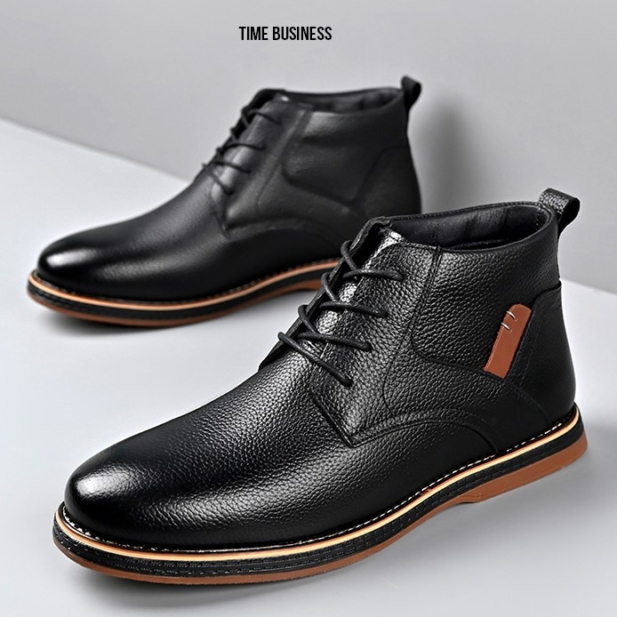 Férfi Martin csizmák, középmagas szárú, felső rész split bőrből, gumírozott talp, alacsony sarok