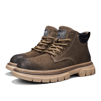 Férfi Martin csizma - vintage munkás csizma, felső anyag: másodlagos disznó bőr, bélés: mesterséges szőrme, talp: gumi csúszásmentes és vízálló, csizma magasság: középmagas (20–28 cm), előre fűző