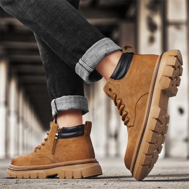 Férfi Martin csizma - vintage munkás csizma, felső anyag: másodlagos disznó bőr, bélés: mesterséges szőrme, talp: gumi csúszásmentes és vízálló, csizma magasság: középmagas (20–28 cm), előre fűző