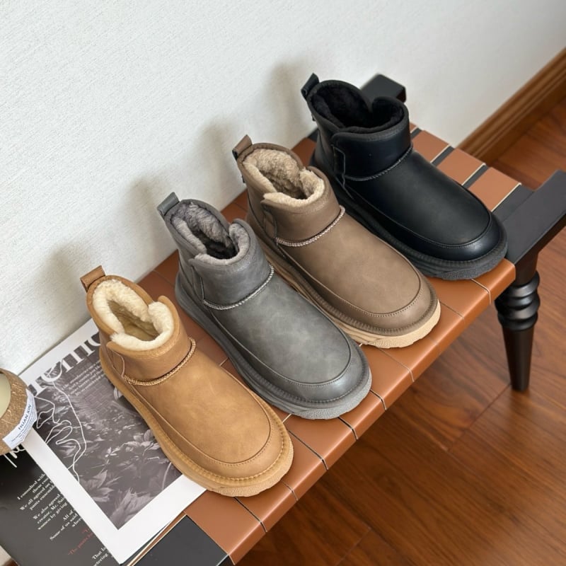 Зимни мъжки домашни обувки с горна част от перитонеална кожа, композитна подметка, заострен нос и дебел ток (Горна част: перитонеална кожа; Подметка: композитна; Нос: заострен; Ток: дебел)