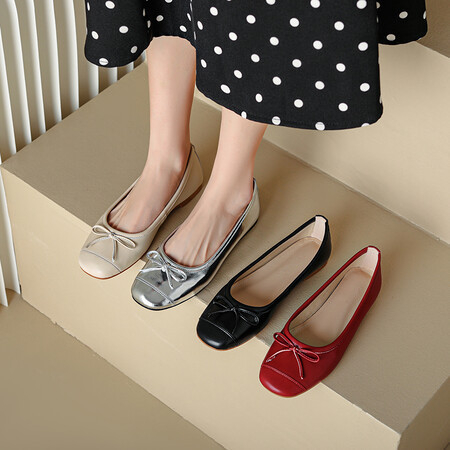 Női masnis lapos talpú loaferek, balerina-stílusú, marhabőrből, alacsony felsőrésszel, gumitalppal