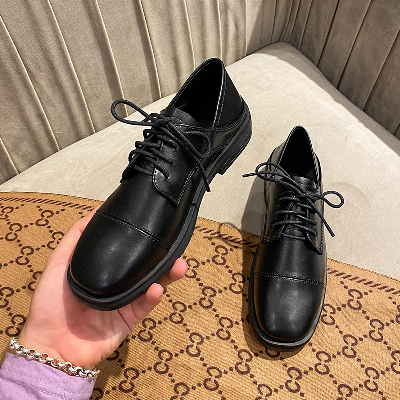 Dámske mikrovláknové loafery, zaoblený špička, plyšové vnútro, gumová podrážka, 3–5 cm stredný podpätok, slip-on