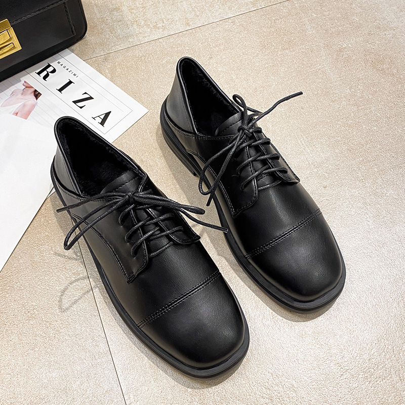Dámske mikrovláknové loafery, zaoblený špička, plyšové vnútro, gumová podrážka, 3–5 cm stredný podpätok, slip-on